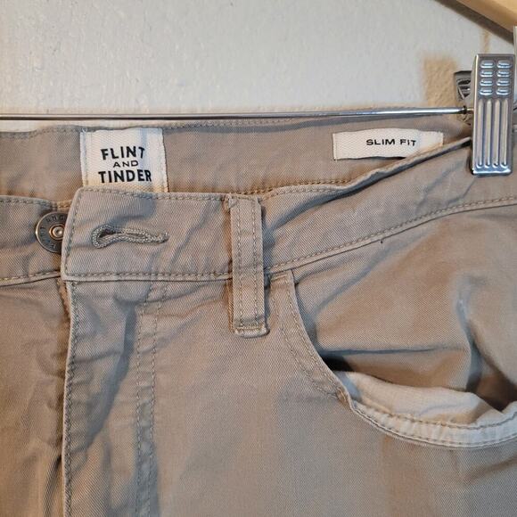 Flint & Tinder Mens Tapered Fit Chino Pants Size 33X34 Beige Stretch Mid Rise - Picture 3 of 8